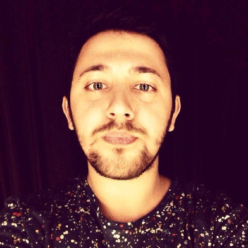 Ahmet Hocaoğlu Grafik Tasarımcı